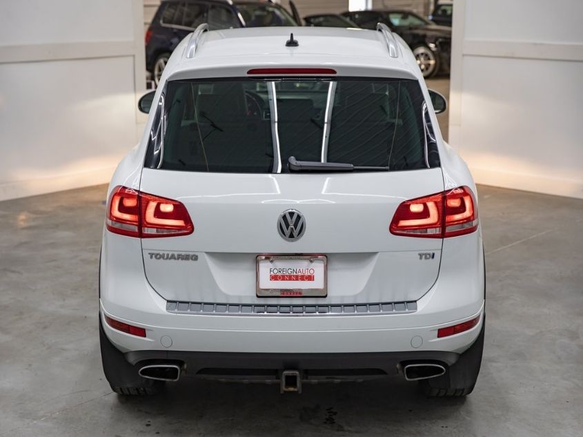 2014 VOLKSWAGEN TOUAREG SPORT W/NAV WVGEP9BP2ED013960