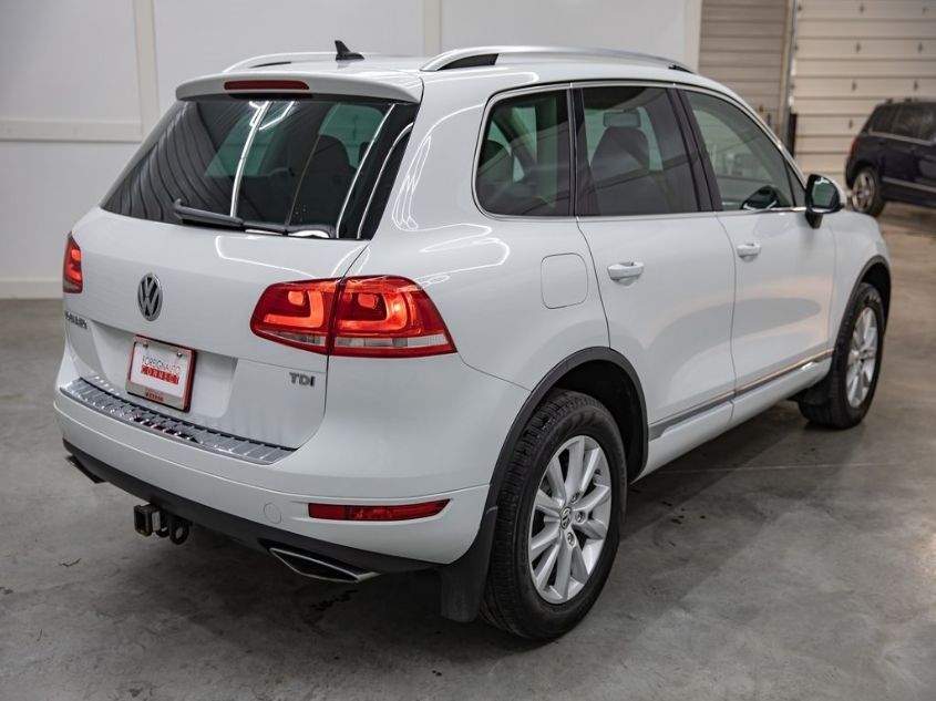 2014 VOLKSWAGEN TOUAREG SPORT W/NAV WVGEP9BP2ED013960