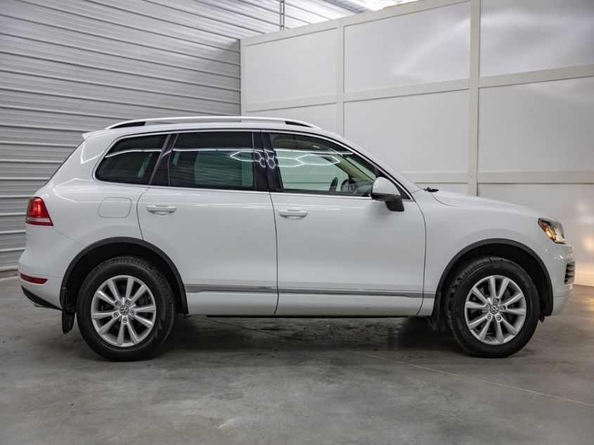 2014 VOLKSWAGEN TOUAREG SPORT W/NAV WVGEP9BP2ED013960