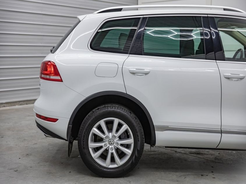 2014 VOLKSWAGEN TOUAREG SPORT W/NAV WVGEP9BP2ED013960