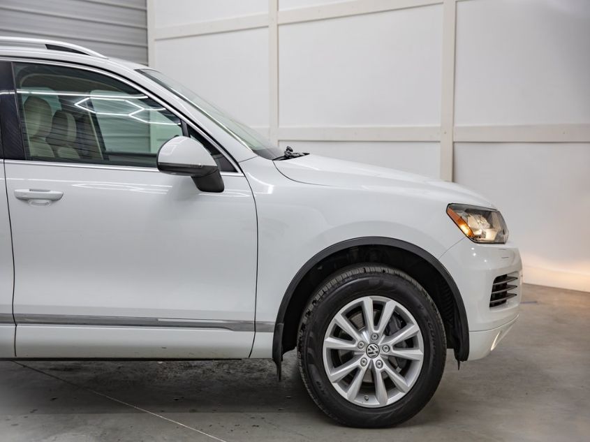 2014 VOLKSWAGEN TOUAREG SPORT W/NAV WVGEP9BP2ED013960