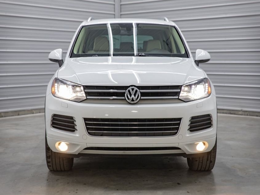 2014 VOLKSWAGEN TOUAREG SPORT W/NAV WVGEP9BP2ED013960