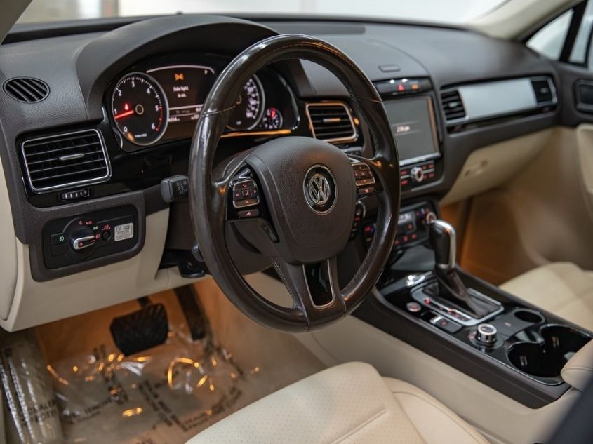 2014 VOLKSWAGEN TOUAREG SPORT W/NAV WVGEP9BP2ED013960