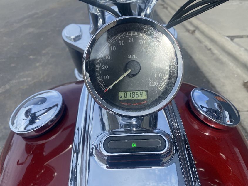 2010 HARLEY-DAVIDSON FXCWC 1HD1JK510AB021143