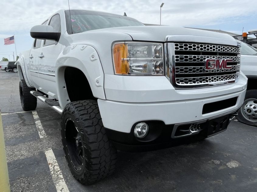 2013 GMC SIERRA 2500HD DENALI 1GT125E82DF161057