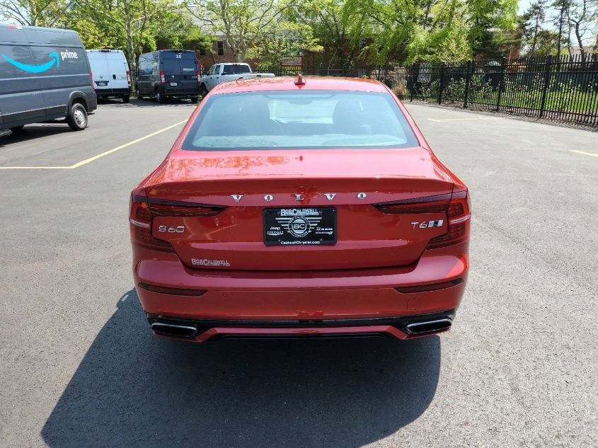2019 VOLVO S60 T6 R-DESIGN 7JRA22TM1KG011920