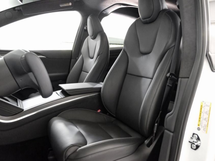 2022 TESLA MODEL X 7SAXCBE61NF337352