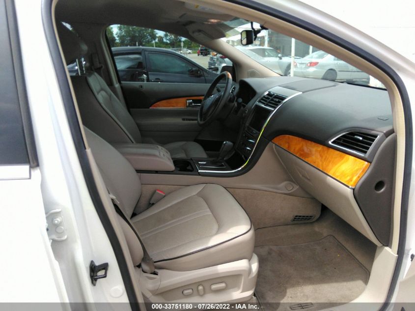 2013 LINCOLN MKX 2LMDJ6JK4DBL16295
