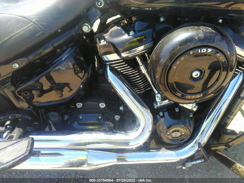 2018 HARLEY-DAVIDSON FLHC HERITAGE CLASSIC 1HD1YAJ17JC061788