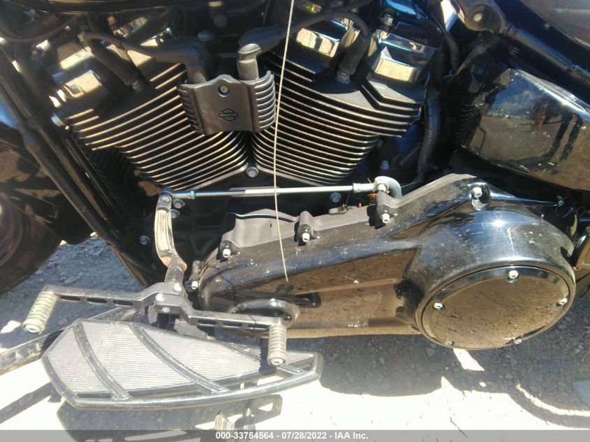 2018 HARLEY-DAVIDSON FLHC HERITAGE CLASSIC 1HD1YAJ17JC061788