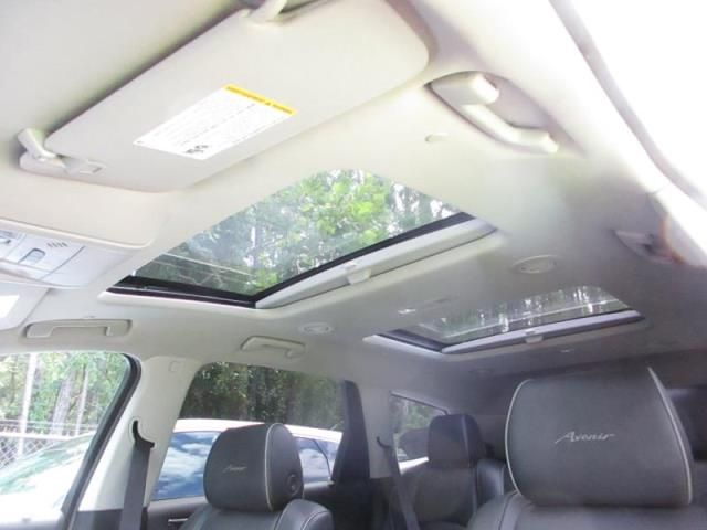2021 BUICK ENCLAVE AVENIR 5GAEVCKW9MJ145775
