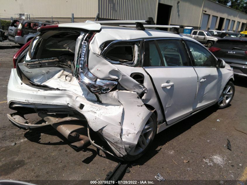 2015 VOLVO V60 T5 DRIVE-E PREMIER YV126MEB5F1207974