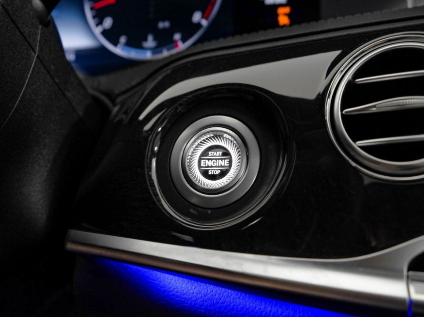 2019 MERCEDES-BENZ S 560 WDDUG8DB8KA461425