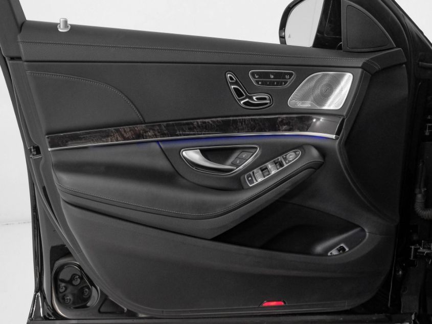2019 MERCEDES-BENZ S 560 WDDUG8DB8KA461425