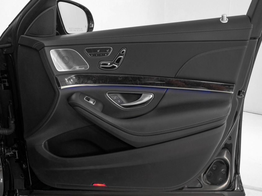 2019 MERCEDES-BENZ S 560 WDDUG8DB8KA461425