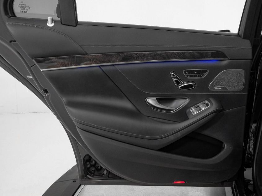 2019 MERCEDES-BENZ S 560 WDDUG8DB8KA461425