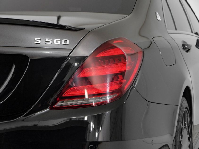 2019 MERCEDES-BENZ S 560 WDDUG8DB8KA461425