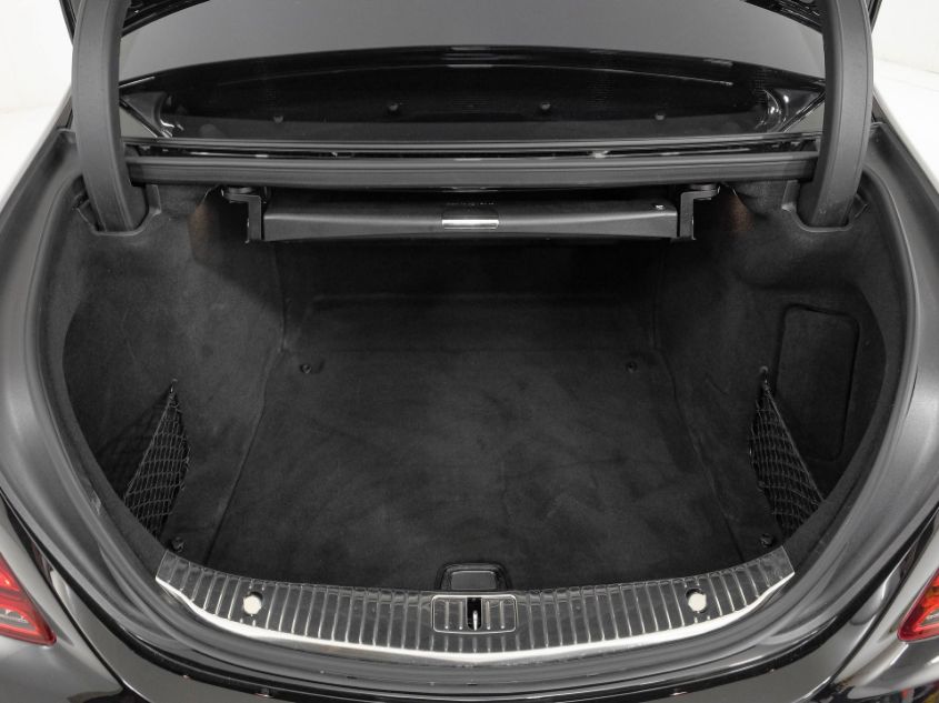2019 MERCEDES-BENZ S 560 WDDUG8DB8KA461425
