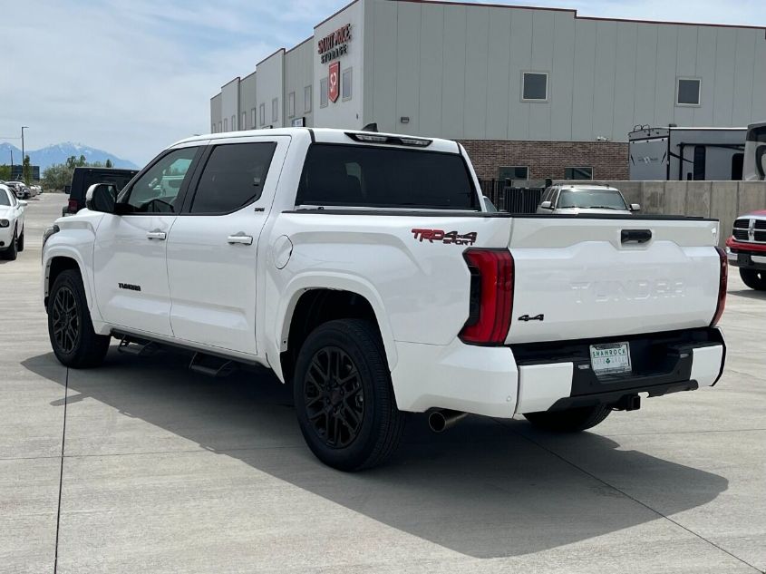 2022 TOYOTA TUNDRA CREWMAX SR/CREWMAX SR5 5TFLA5DB1NX017083