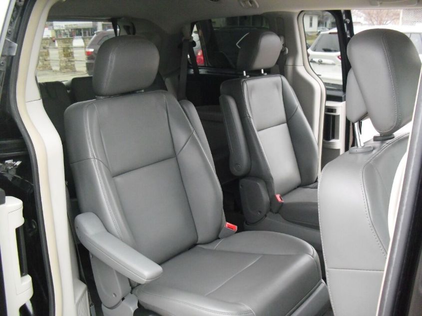 2014 VOLKSWAGEN ROUTAN SE W/RSE & NAVIGATION 2C4RVABG0ER134965