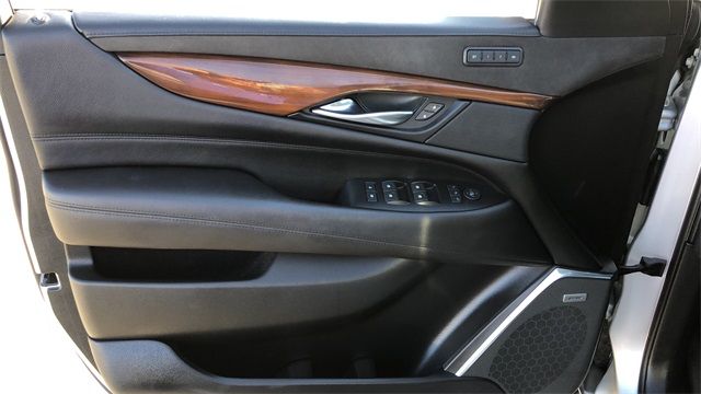 2019 CADILLAC ESCALADE ESV LUXURY 1GYS3HKJ2KR189232