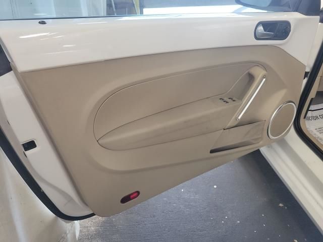 2014 VOLKSWAGEN BEETLE CONVERTIBLE 2.5L 3VW5P7AT7EM806891