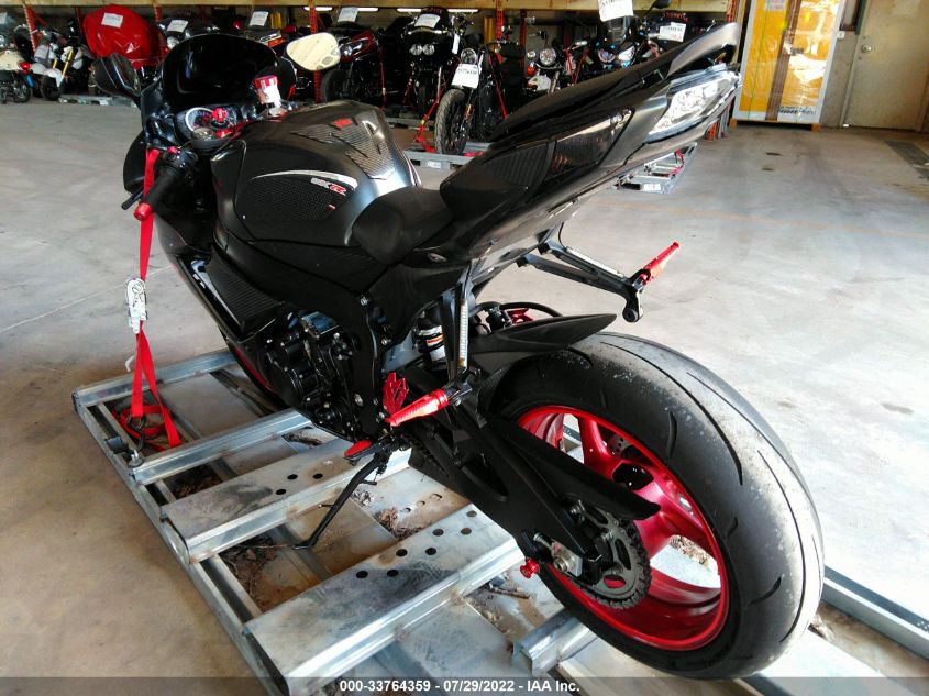 2017 SUZUKI GSX-R600 JS1GN7FA2H2101348