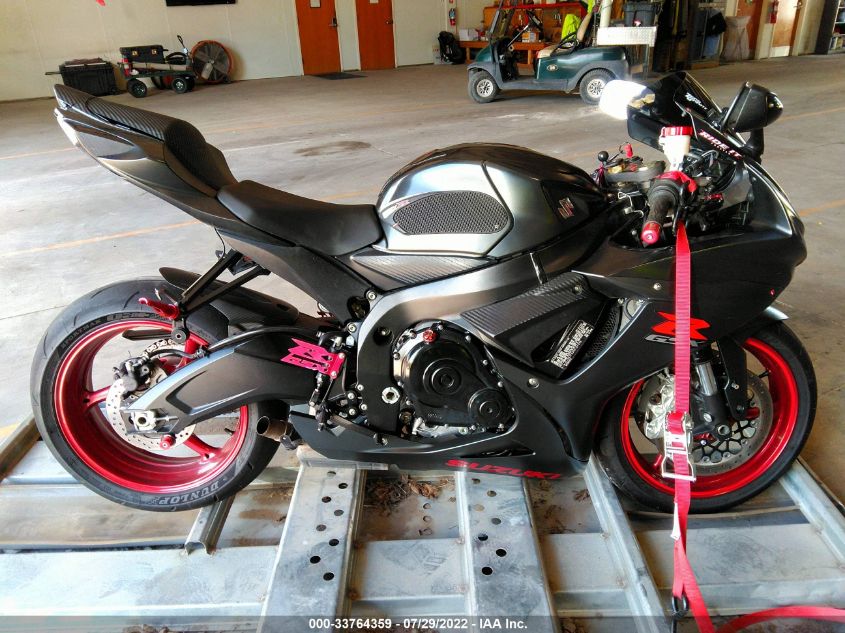 2017 SUZUKI GSX-R600 JS1GN7FA2H2101348