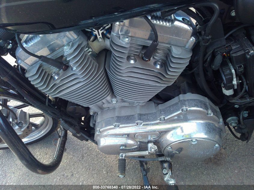 2018 HARLEY-DAVIDSON XL883 SUPERLOW 1HD4CR21XJC420009