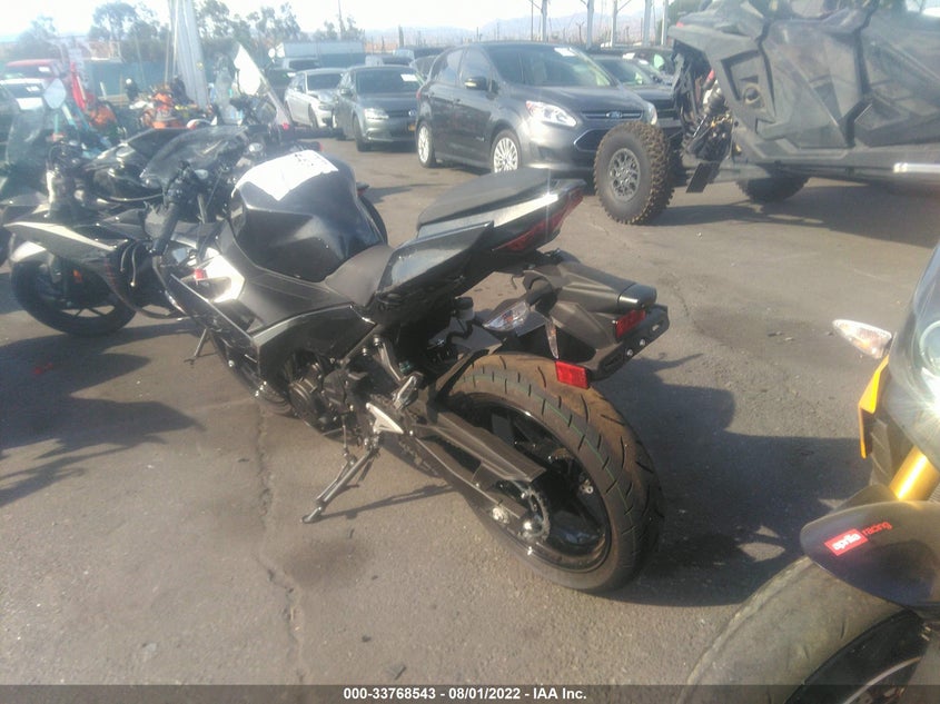 VIN JKAEXKG17NDAG7635 2022 KAWASAKI EX400