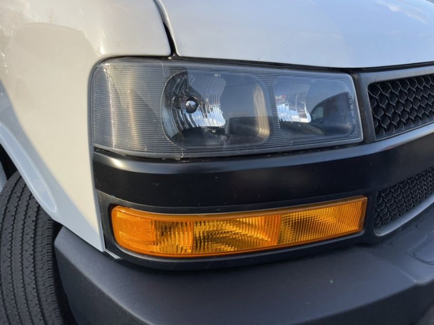2019 CHEVROLET EXPRESS PASSENGER LS 1GAZGNFG8K1225292