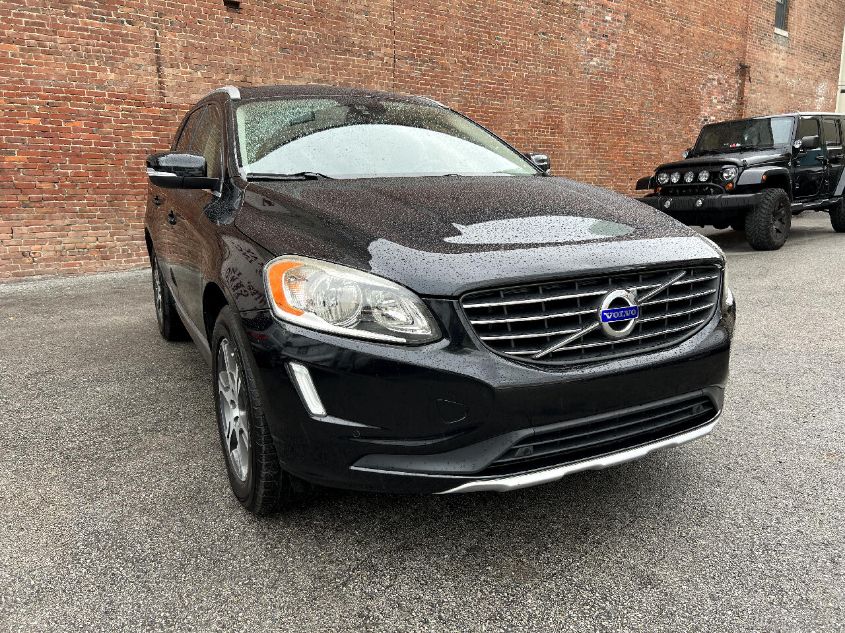 2015 VOLVO XC60 T6 YV4902RK8F2669652