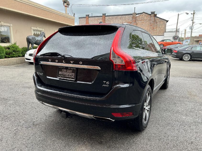 2015 VOLVO XC60 T6 YV4902RK8F2669652