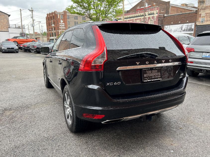 2015 VOLVO XC60 T6 YV4902RK8F2669652