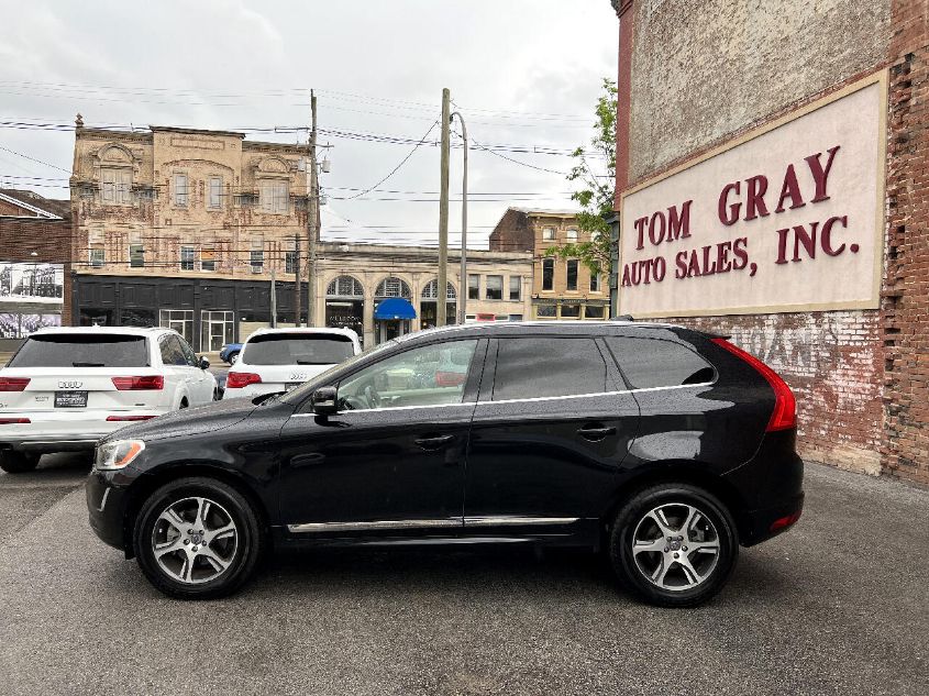 2015 VOLVO XC60 T6 YV4902RK8F2669652