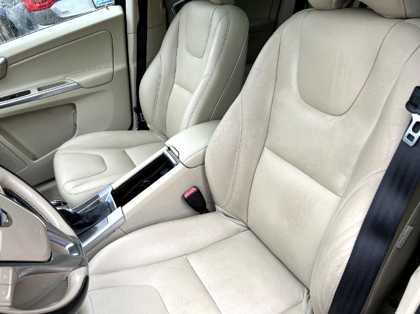 2015 VOLVO XC60 T6 YV4902RK8F2669652