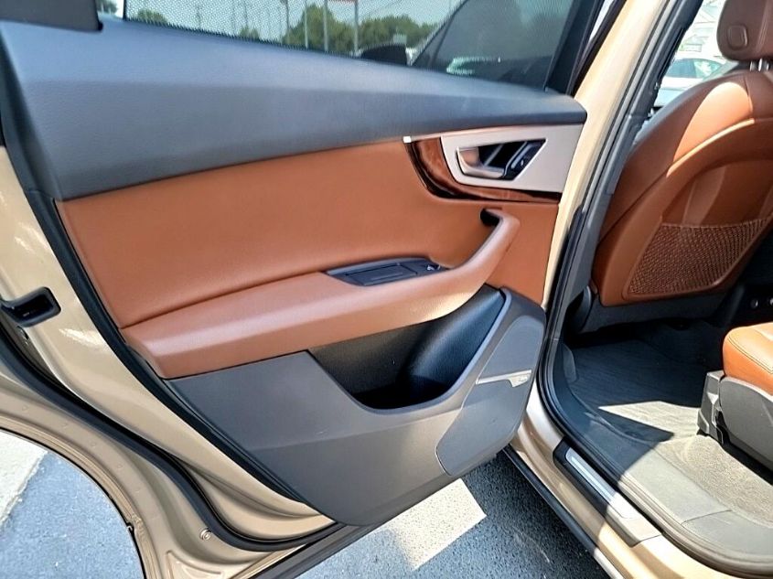 2019 AUDI Q7 PREMIUM PLUS WA1LHAF72KD020580