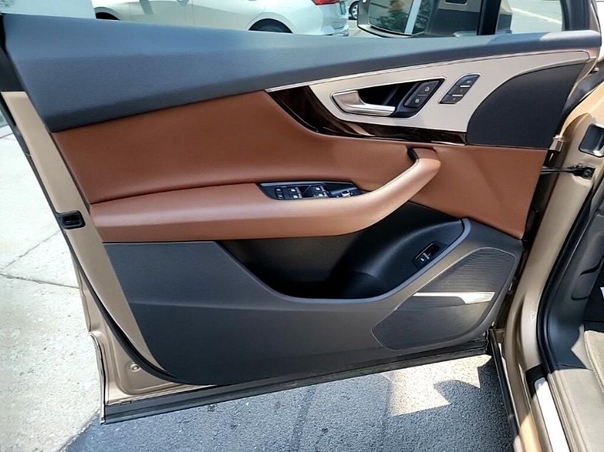 2019 AUDI Q7 PREMIUM PLUS WA1LHAF72KD020580