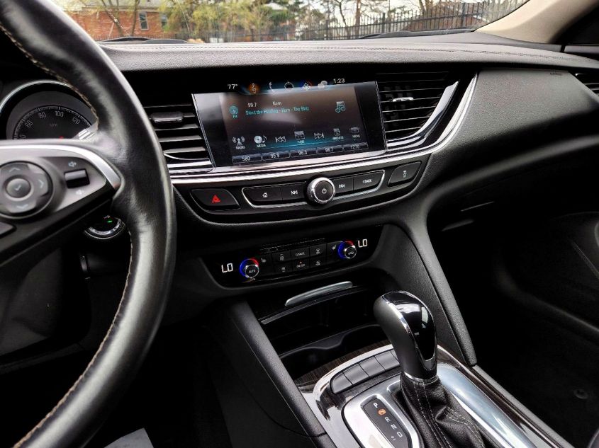2018 BUICK REGAL SPORTBACK ESSENCE W04GP6SX6J1133715