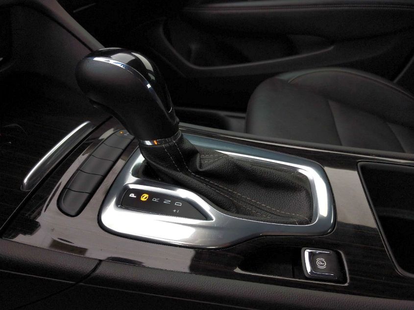 2018 BUICK REGAL SPORTBACK ESSENCE W04GP6SX6J1133715
