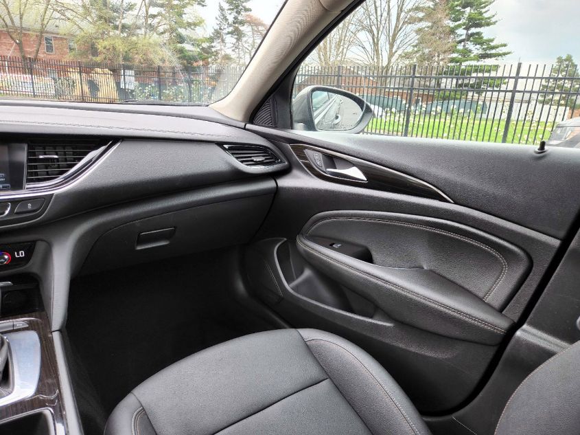 2018 BUICK REGAL SPORTBACK ESSENCE W04GP6SX6J1133715