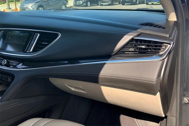 2019 BUICK ENCLAVE ESSENCE 5GAEVAKW4KJ158872