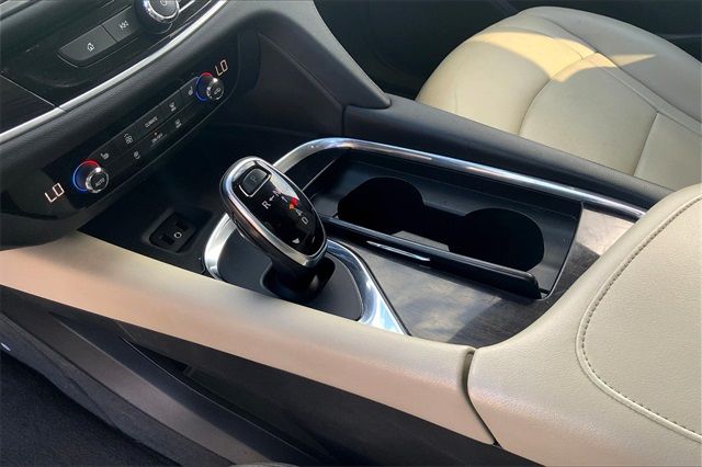 2019 BUICK ENCLAVE ESSENCE 5GAEVAKW4KJ158872