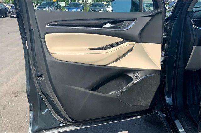 2019 BUICK ENCLAVE ESSENCE 5GAEVAKW4KJ158872