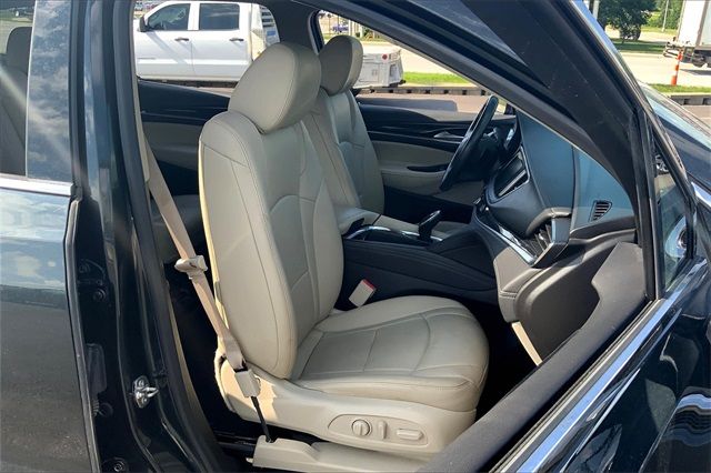 2019 BUICK ENCLAVE ESSENCE 5GAEVAKW4KJ158872