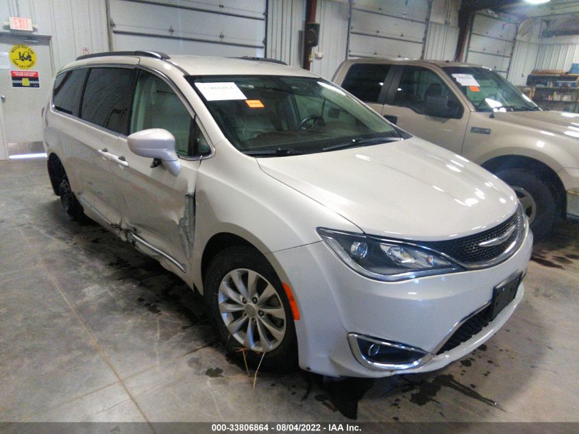 Lot #2541532834 2017 CHRYSLER PACIFICA TOURING-L salvage car