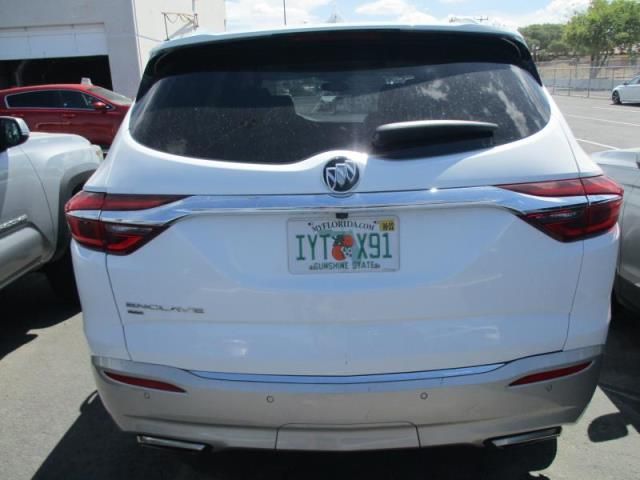 2021 BUICK ENCLAVE ESSENCE 5GAEVAKW0MJ143515