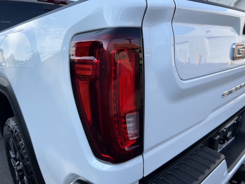 2022 GMC SIERRA 2500HD AT4 1GT49PE78NF189538