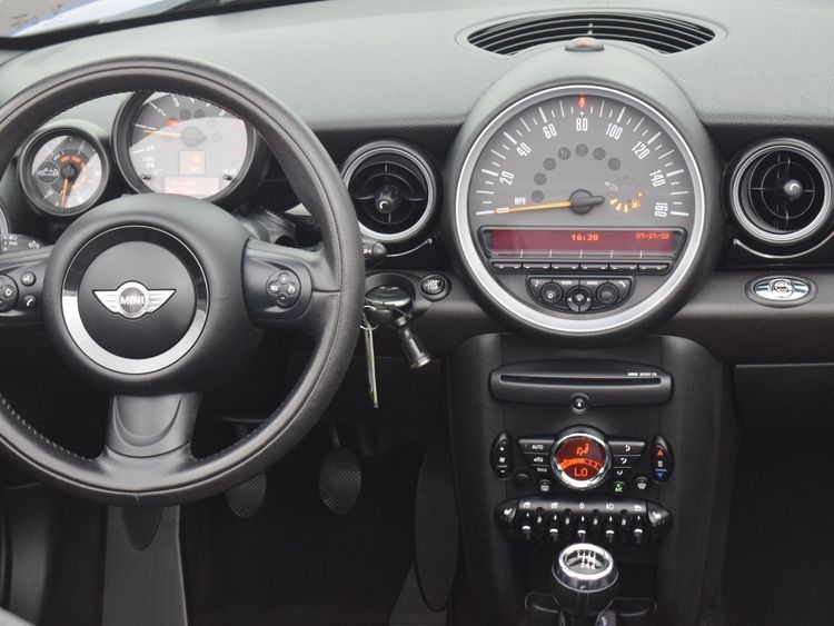 2015 MINI COOPER CONVERTIBLE WMWZN3C5XFT266826