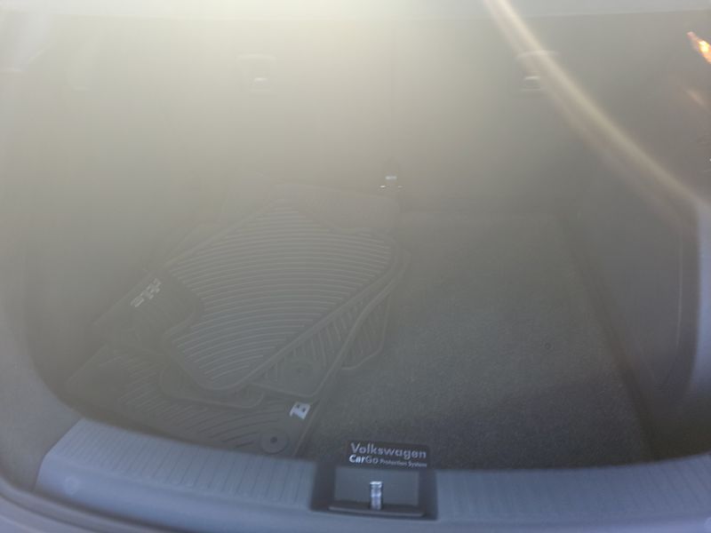 2019 VOLKSWAGEN BEETLE SE 3VWJD7AT4KM717945